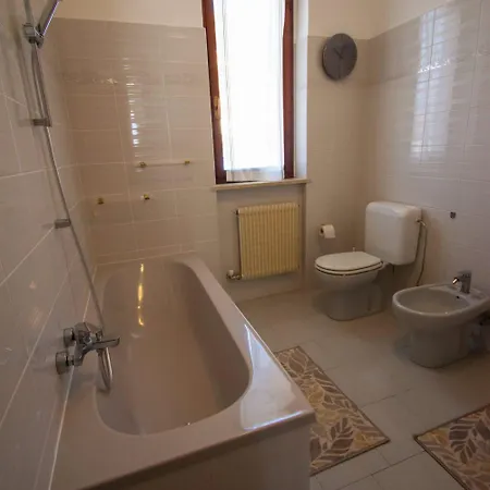 La Casa Di A-mici * Maccagno