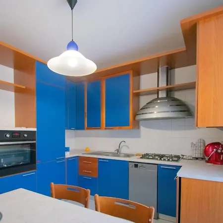 La Casa Di A-mici Holiday home *